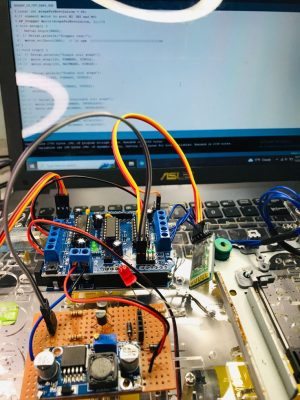 Arduino Bluetooth Car Building space pointer